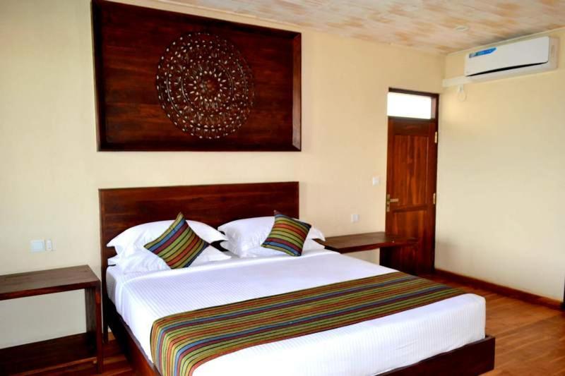 Guru Beach Resort Tangalle Bagian luar foto